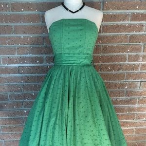 EUC XS/S Vintage green eyelet dress